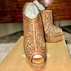 Christian Louboutin Pampas 38.5
